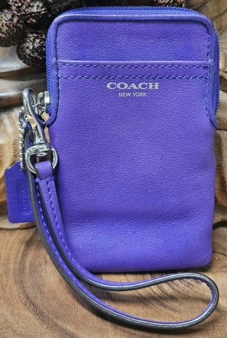 Vintage COACH Legacy Wristlet Wallet Pouch Purple Leather/ Silver Hardware/Strap